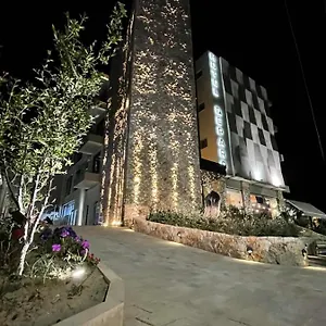 Hotel Qeparo Qeparo
