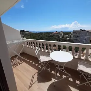 Vogklis House Qeparo